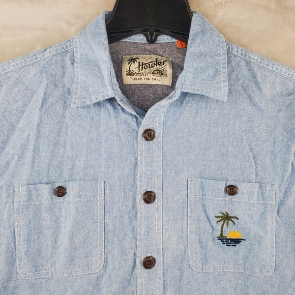 Howler Brothers Voyager Shirt Men SMALL Chambray 4 Pocket Embroidered Denim - Picture 3 of 9